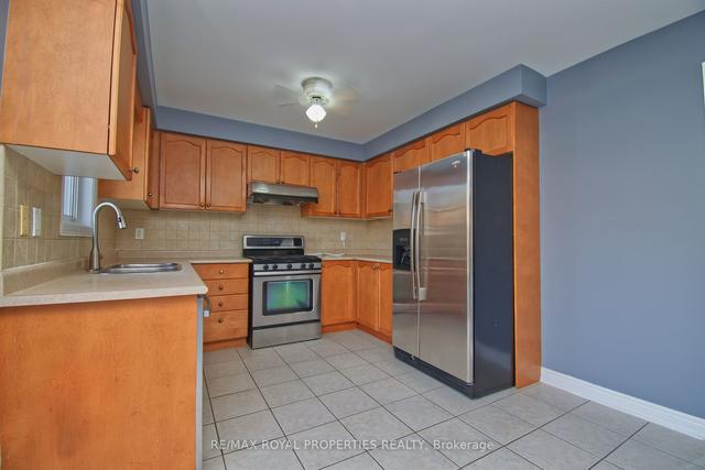 133 Baycliffe Dr, House detached with 4 bedrooms, 3 bathrooms and 4 parking in Whitby ON | Image 6