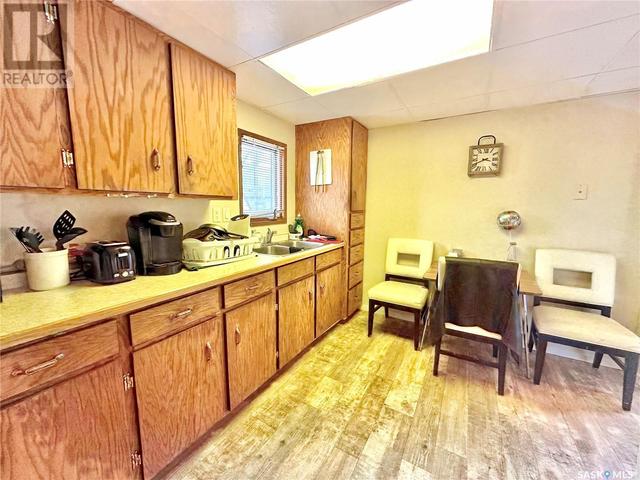 1662 98th Street, House detached with 1 bedrooms, 1 bathrooms and null parking in North Battleford CY SK | Image 4