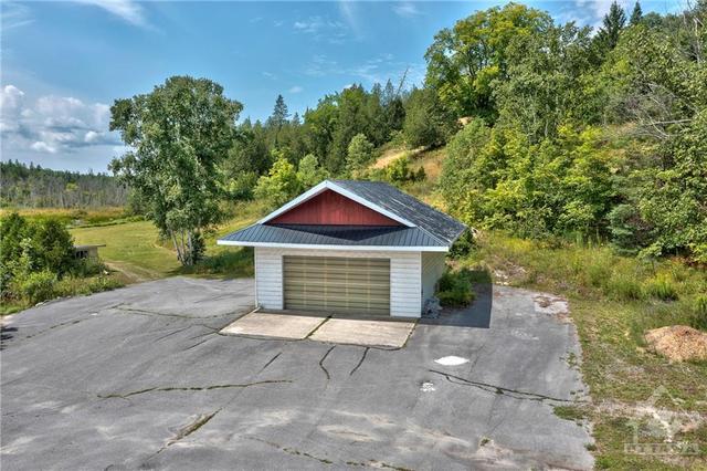 7417 Road 506 Road, House detached with 3 bedrooms, 2 bathrooms and 20 parking in North Frontenac ON | Image 25