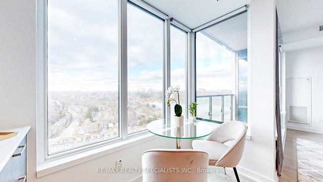 2202 - 1926 Lakeshore Blvd W, Townhouse with 1 bedrooms, 1 bathrooms and 1 parking in Toronto ON | Image 3