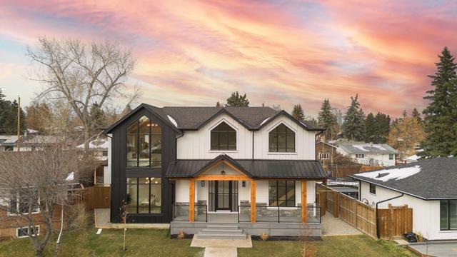 4 Kelwood Place Sw, House detached with 6 bedrooms, 4 bathrooms and 3 parking in Calgary AB | Image 1