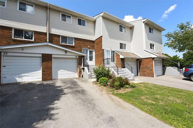 24 Franklin Crt, Townhouse with 3 bedrooms, 2 bathrooms and 2 parking in Brampton ON | Image 12