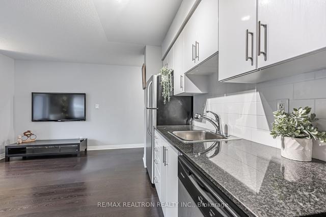 301 - 30 Herons Hill Way, Condo with 1 bedrooms, 1 bathrooms and 1 parking in Toronto ON | Image 4