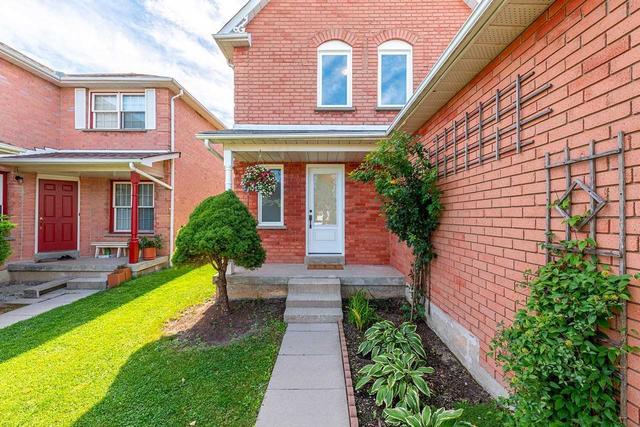 3220 Pilcom Cres, House detached with 3 bedrooms, 2 bathrooms and 3 parking in Mississauga ON | Image 12
