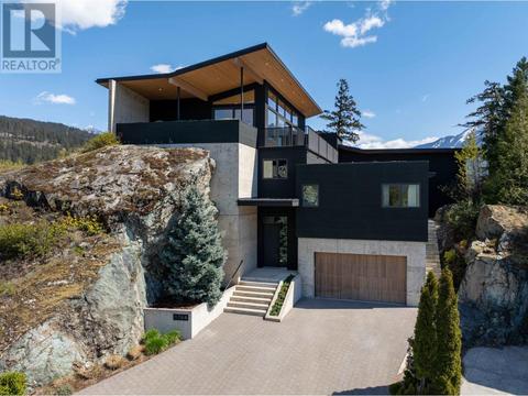 1764 Pinewood Drive, House detached with 5 bedrooms, 5 bathrooms and 5 parking in Pemberton BC | Card Image