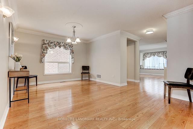 29 Hopkinson Cres, House detached with 4 bedrooms, 3 bathrooms and 4 parking in Ajax ON | Image 4