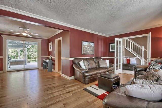 1015 Lemar Rd, House detached with 4 bedrooms, 3 bathrooms and 4 parking in Newmarket ON | Image 4