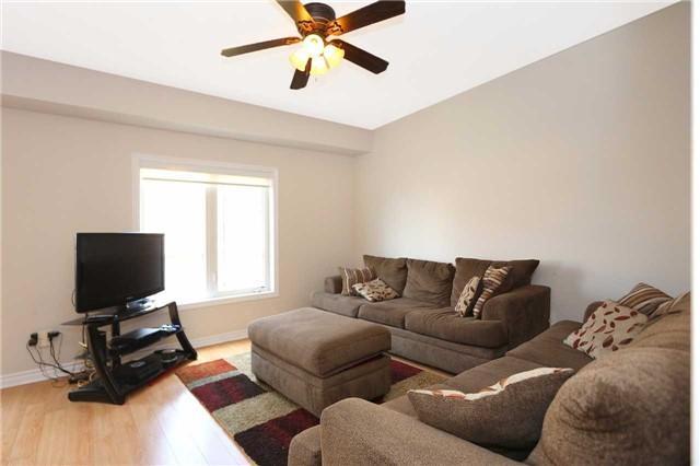 77 Mantz Cres, House detached with 3 bedrooms, 3 bathrooms and 2 parking in Whitby ON | Image 8