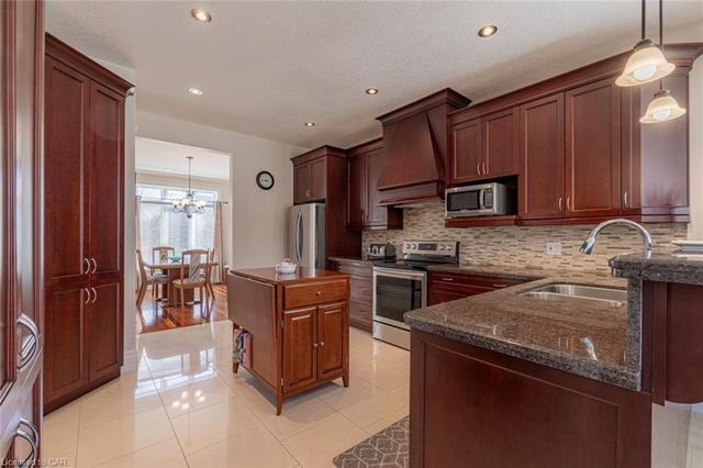 23 Black Maple Crescent, House detached with 5 bedrooms, 2 bathrooms and 4 parking in Kitchener ON | Image 32