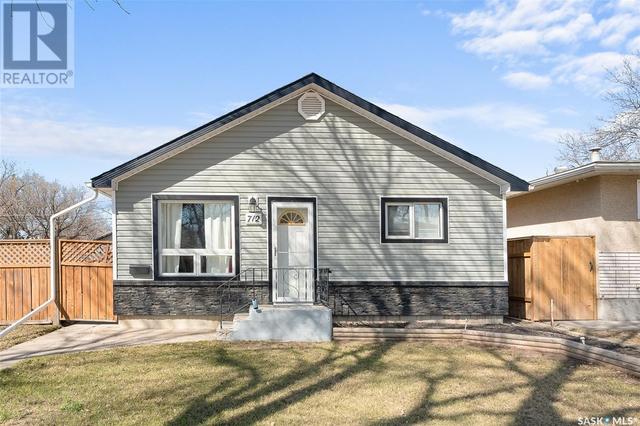 712 Main Street S, House detached with 2 bedrooms, 2 bathrooms and null parking in Moose Jaw SK | Image 1