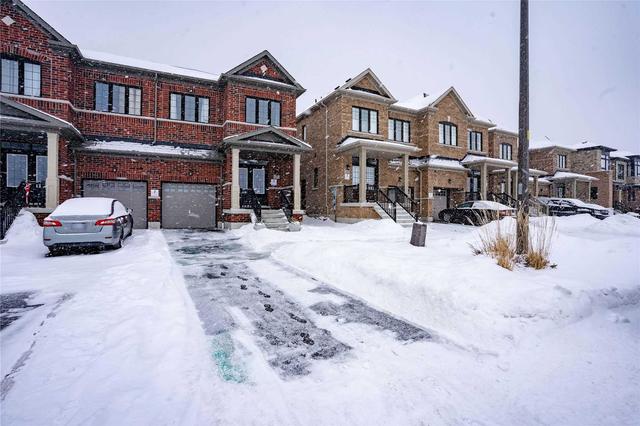 122 Christine Elliott Ave, House semidetached with 4 bedrooms, 3 bathrooms and 3 parking in Whitby ON | Image 12