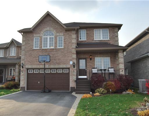 97 Mcintyre Dr, House detached with 4 bedrooms, 3 bathrooms and null parking in Barrie ON | Image 1