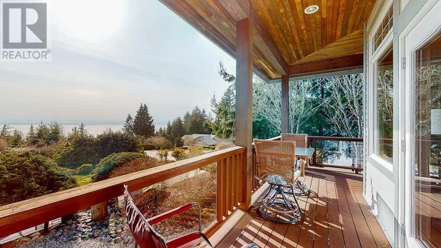1500 Vernon Drive, House detached with 3 bedrooms, 3 bathrooms and 7 parking in Sunshine Coast E BC | Image 6
