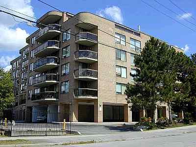 204 - 96 Fifeshire Rd, Condo with 2 bedrooms, 2 bathrooms and 1 parking in Toronto ON | Image 1