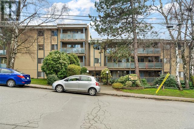 219 - 1025 Inverness Rd, Condo with 1 bedrooms, 1 bathrooms and 1 parking in Saanich BC | Image 20