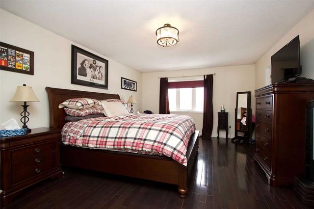 75 Hutton Pl, House detached with 3 bedrooms, 4 bathrooms and 4 parking in Clarington ON | Image 8