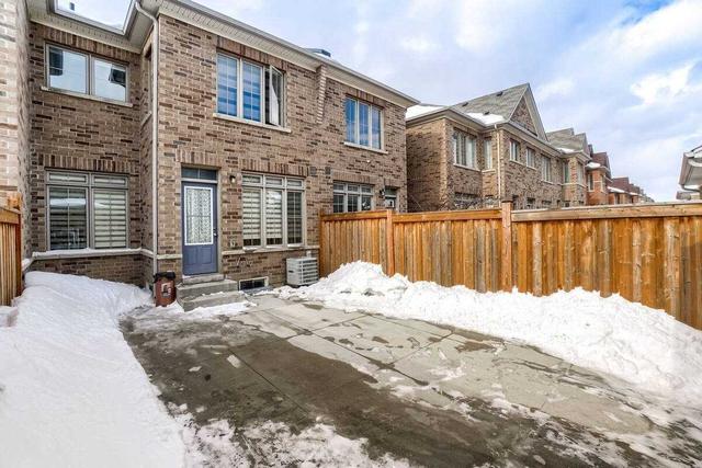 7 Yellowknife Rd, House attached with 3 bedrooms, 3 bathrooms and 1 parking in Brampton ON | Image 26