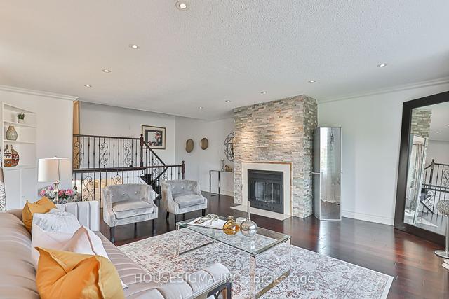 24 Millbank Crt, House detached with 4 bedrooms, 4 bathrooms and 4 parking in Vaughan ON | Image 5