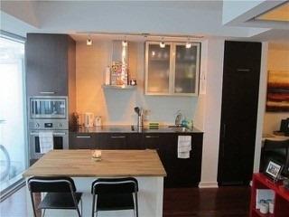 1106 - 12 York St, Condo with 1 bedrooms, 1 bathrooms and 0 parking in Toronto ON | Image 10