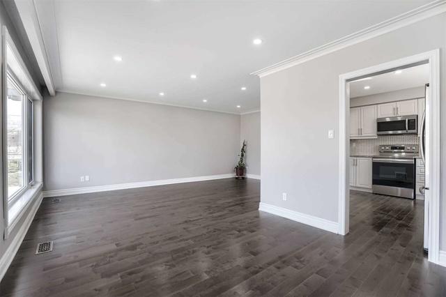 191 Crocus Dr, House detached with 3 bedrooms, 3 bathrooms and 5 parking in Toronto ON | Image 5