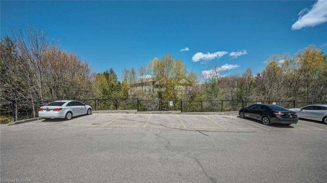 4 - 950 Highland Rd W, Condo with 3 bedrooms, 1 bathrooms and 2 parking in Kitchener ON | Image 4