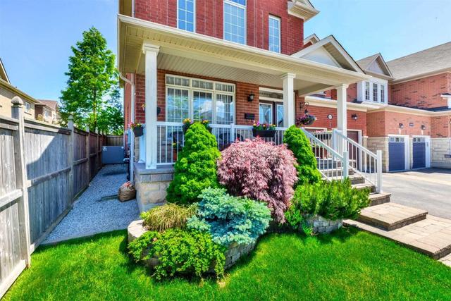 1062 Mccuaig Dr, House detached with 4 bedrooms, 4 bathrooms and 4 parking in Milton ON | Image 2
