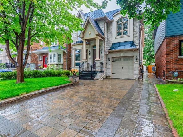 23 Chilton Rd, House detached with 4 bedrooms, 5 bathrooms and 3 parking in Toronto ON | Image 1
