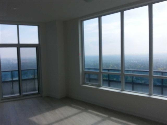 ph15 - 7161 Yonge St, Condo with 2 bedrooms, 2 bathrooms and 1 parking in Markham ON | Image 3