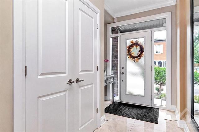 71 Herridge Street, Home with 3 bedrooms, 4 bathrooms and 2 parking in Ottawa ON | Image 3