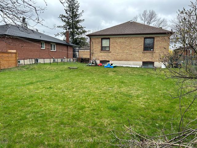128 Regina Ave, House detached with 2 bedrooms, 2 bathrooms and 3 parking in Toronto ON | Image 21