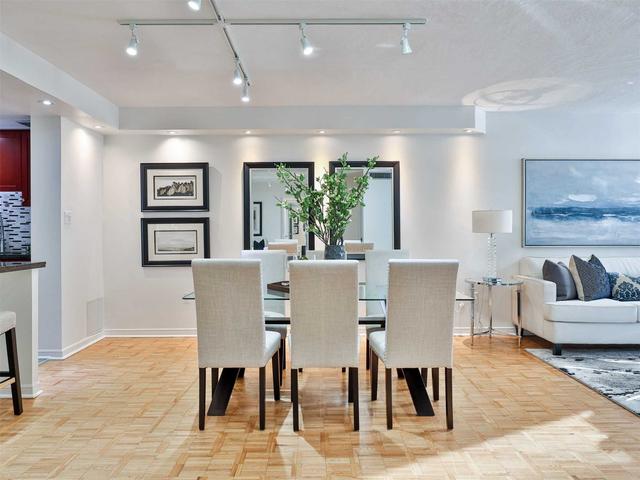 205 - 71 Charles St E, Condo with 2 bedrooms, 2 bathrooms and 1 parking in Toronto ON | Image 6