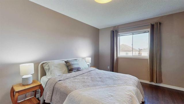 1690 Radcliffe Dr, House detached with 3 bedrooms, 3 bathrooms and 2 parking in Oshawa ON | Image 22