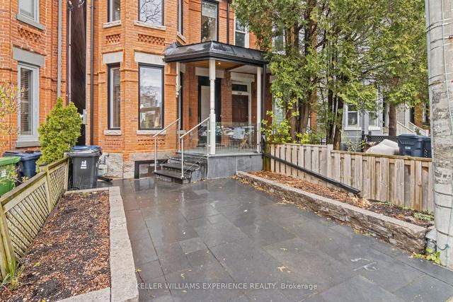 310 Robert St, House semidetached with 4 bedrooms, 5 bathrooms and 1 parking in Toronto ON | Image 12