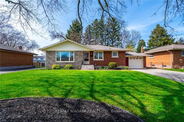 7 Rondelle Pl, House detached with 3 bedrooms, 2 bathrooms and 7 parking in St. Catharines ON | Image 1