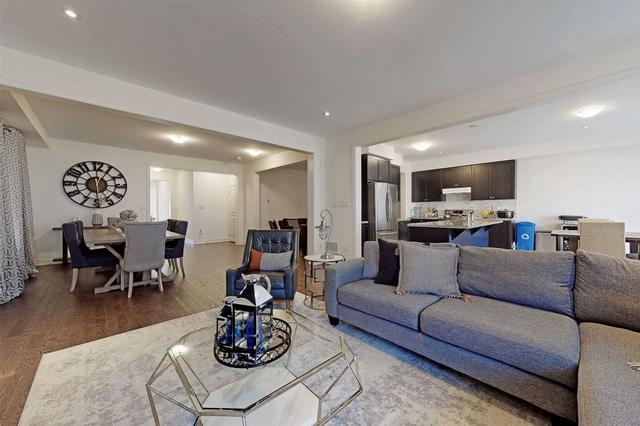 25 Boone Cres, House detached with 4 bedrooms, 4 bathrooms and 4 parking in Vaughan ON | Image 6