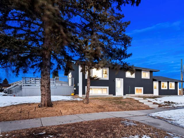 340 Acadia Drive Se, House detached with 4 bedrooms, 3 bathrooms and 4 parking in Calgary AB | Image 1