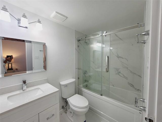 710 - 10 Martha Eaton Way, Condo with 2 bedrooms, 2 bathrooms and 1 parking in Toronto ON | Image 3