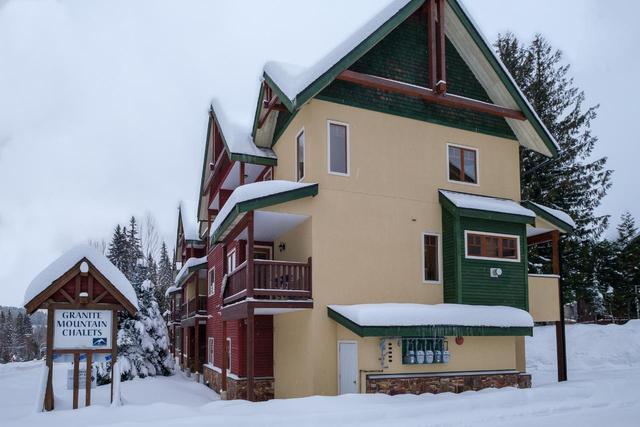 e - 1001 Mountain View Road, House attached with 4 bedrooms, 4 bathrooms and null parking in Rossland BC | Image 4
