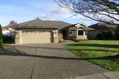 22109 Old Yale Rd, House detached with 3 bedrooms, 2 bathrooms and 2 parking in Langley BC | Image 1