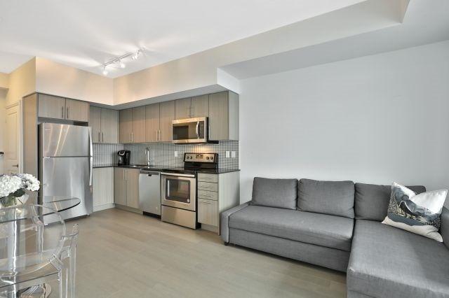 1411 - 55 Speers Rd, Condo with 1 bedrooms, 1 bathrooms and 1 parking in Oakville ON | Image 8