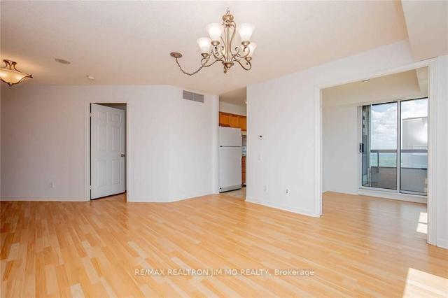 1815 - 8 Hillcrest Ave, Condo with 2 bedrooms, 2 bathrooms and 1 parking in Toronto ON | Image 15
