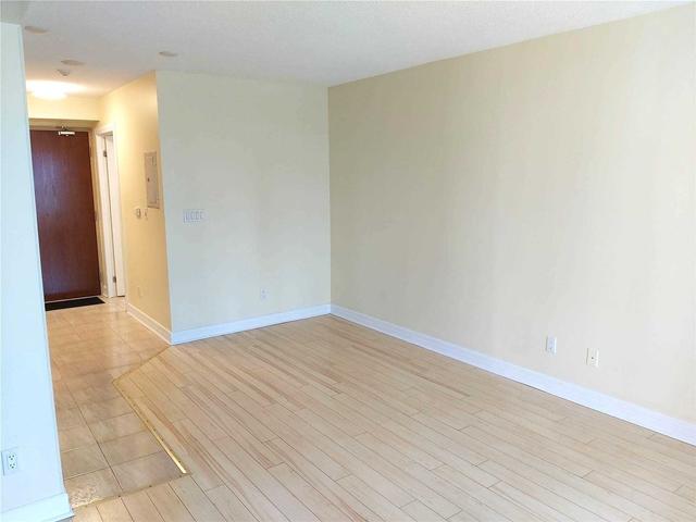 lph 8 - 19 Avondale Ave, Condo with 0 bedrooms, 1 bathrooms and 1 parking in Toronto ON | Image 3