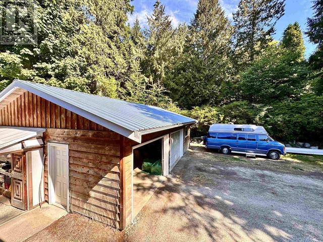 8050 Redrooffs Road, House detached with 4 bedrooms, 2 bathrooms and 7 parking in Sunshine Coast B BC | Image 32