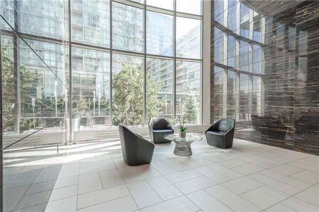 1909 - 21 Iceboat Terr, Condo with 2 bedrooms, 2 bathrooms and 1 parking in Toronto ON | Image 4