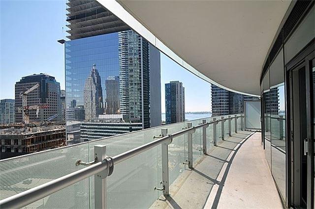 1301 - 14 York St, Condo with 3 bedrooms, 2 bathrooms and 1 parking in Toronto ON | Image 19