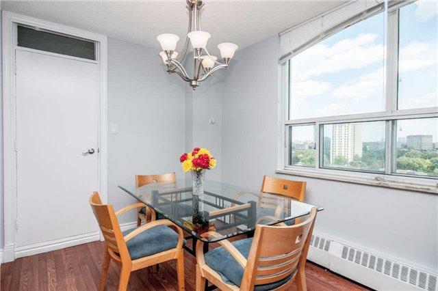 1601 - 5 Parkway Forest Dr, Condo with 3 bedrooms, 2 bathrooms and 1 parking in Toronto ON | Image 4