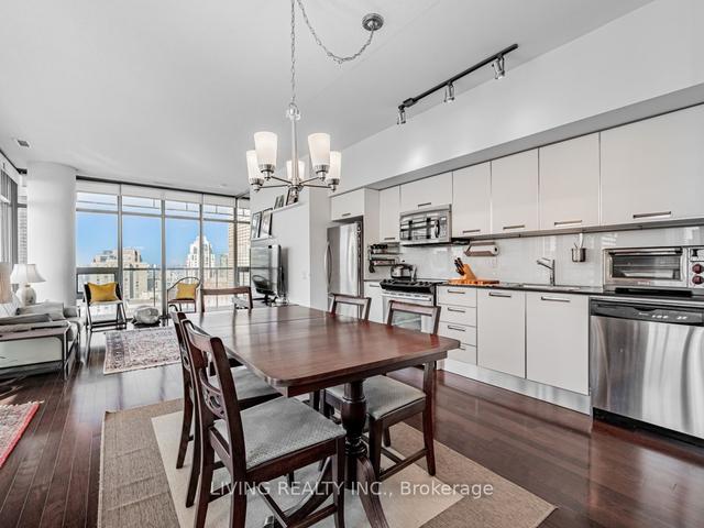 2604 - 33 Charles St E, Condo with 2 bedrooms, 2 bathrooms and 1 parking in Toronto ON | Image 20