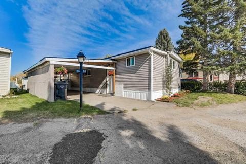 29 - 3223 83 Street Nw, Home with 3 bedrooms, 1 bathrooms and 3 parking in Calgary AB | Card Image