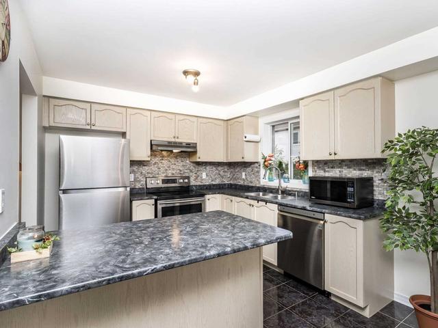 383 Hobbs Cres, House attached with 3 bedrooms, 3 bathrooms and 2 parking in Milton ON | Image 13