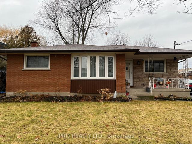 9 Kennedy Ave, House detached with 3 bedrooms, 2 bathrooms and 5 parking in St. Catharines ON | Image 28